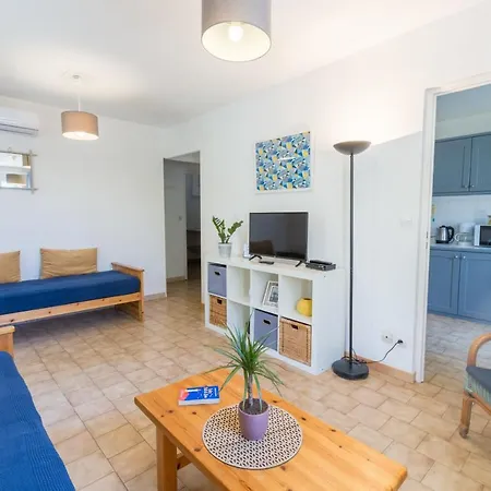 L'auguiere Ouest, Maisonnette Au Coeur Du Vignoble Proche De La Et Des Sentiers Cotiers Hyères