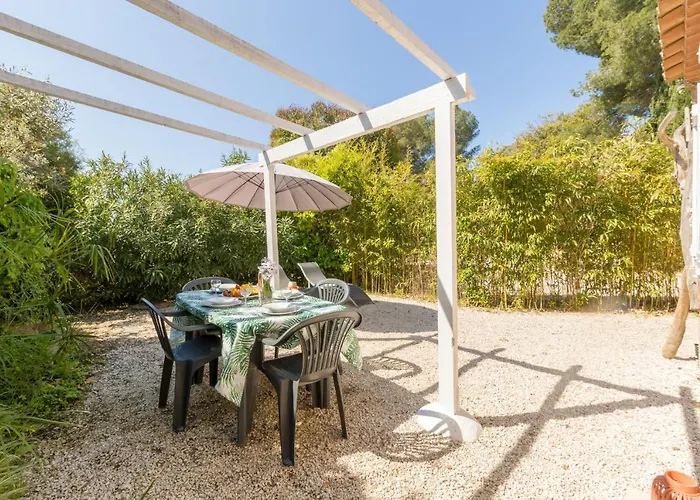 L'auguiere Ouest, Maisonnette Au Coeur Du Vignoble Proche De La Et Des Sentiers Cotiers Semesterbostad