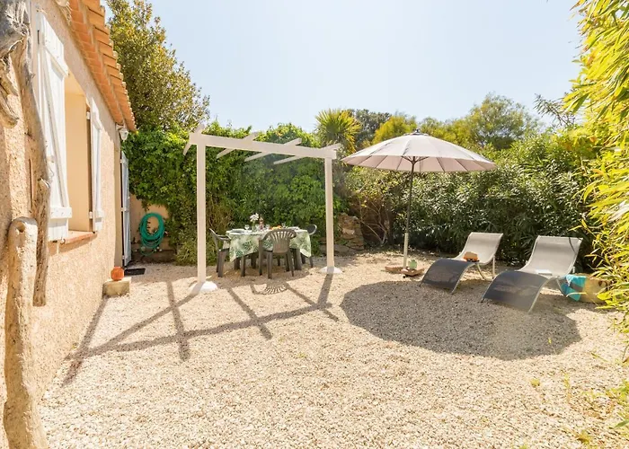 L'auguiere Ouest, Maisonnette Au Coeur Du Vignoble Proche De La Et Des Sentiers Cotiers *