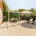 L'auguiere Ouest, Maisonnette Au Coeur Du Vignoble Proche De La Et Des Sentiers Cotiers *